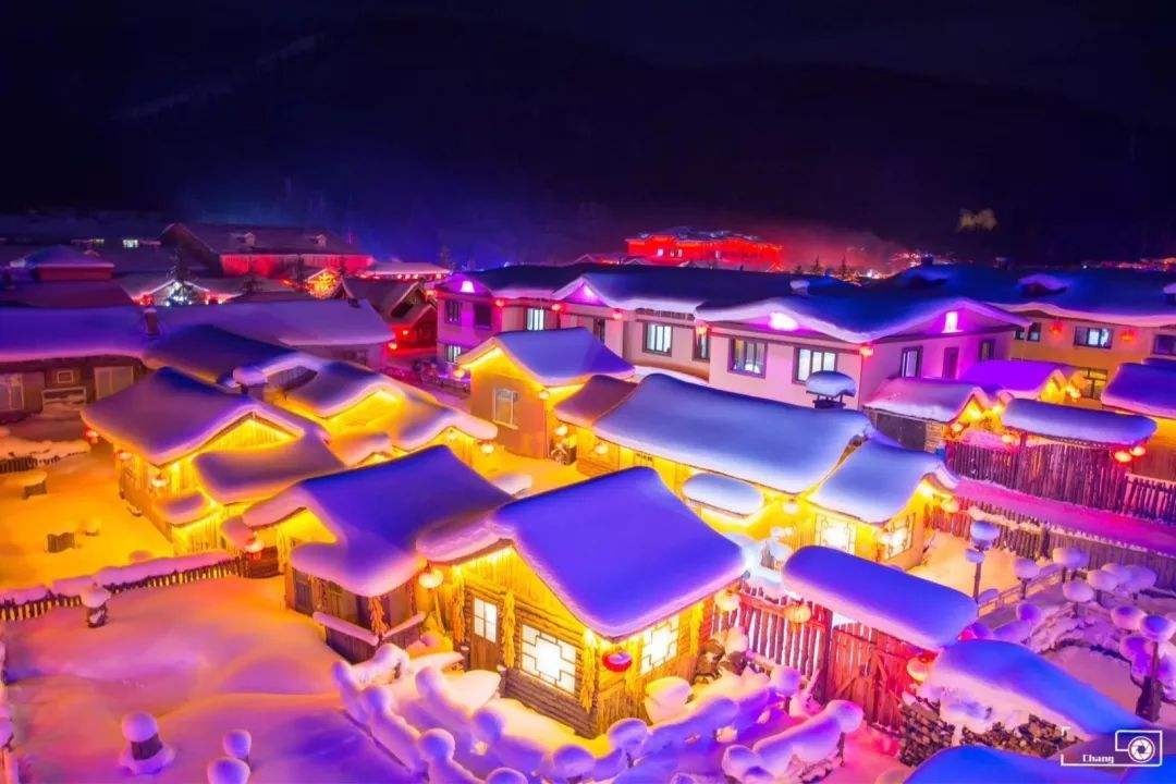 哈尔滨·亚布力5S 滑雪·雪乡·大雪谷·雪龙峰—雾凇岭温泉尊享双飞6天5晚游 